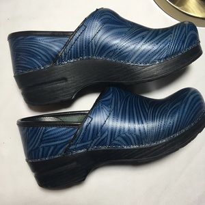 Dansko Women’s Shoes  Size 37